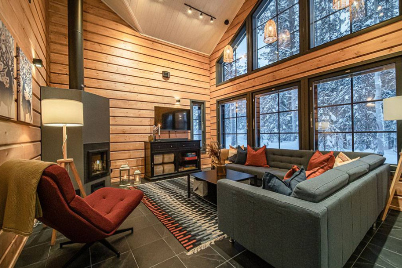Milis Chalet sisältä olohuone