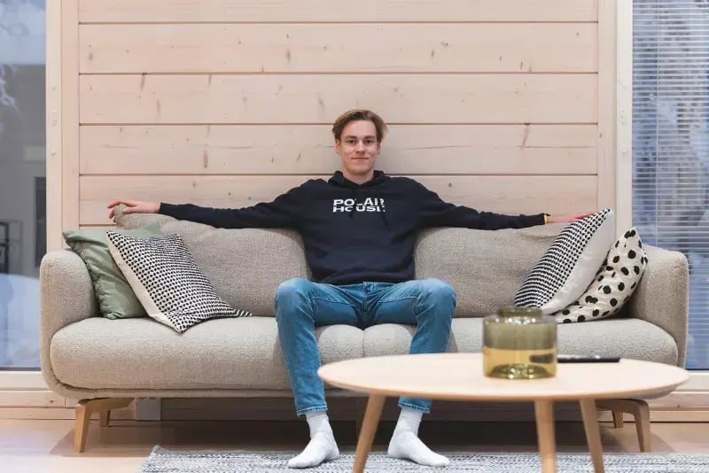 Niko-Anttola-PolarHouse-sisällä