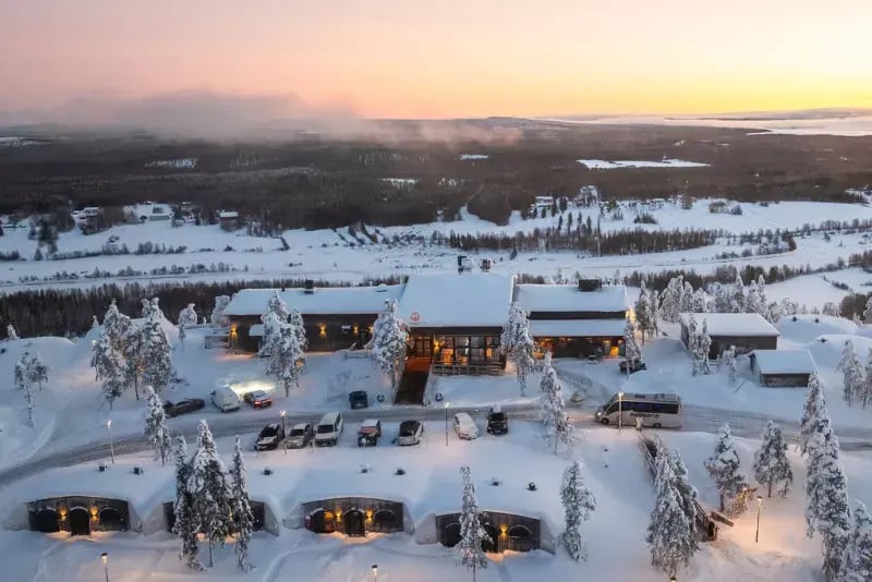 Kaamos Lodge päärakennus