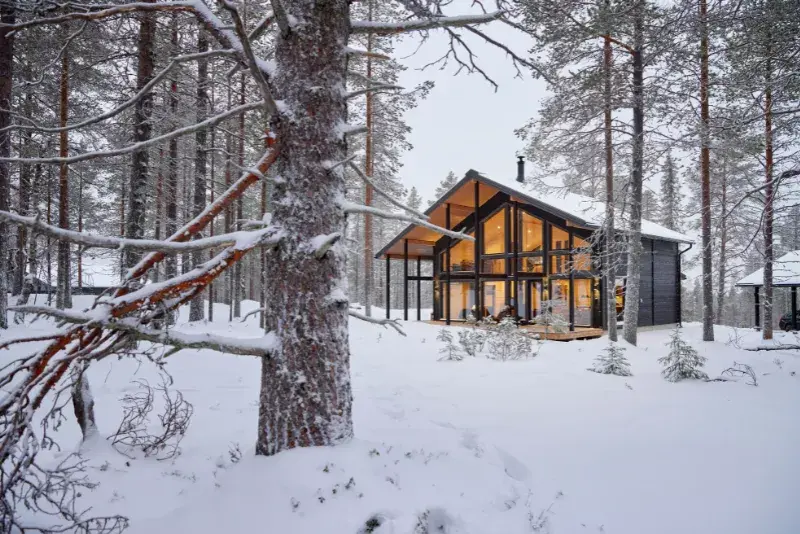 PolarHouse talo pakkasessa